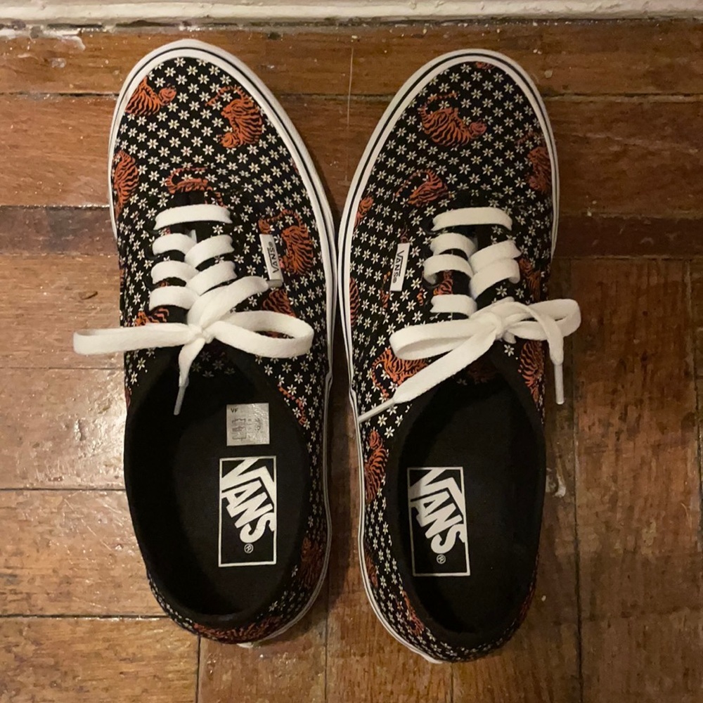 Vans authentic